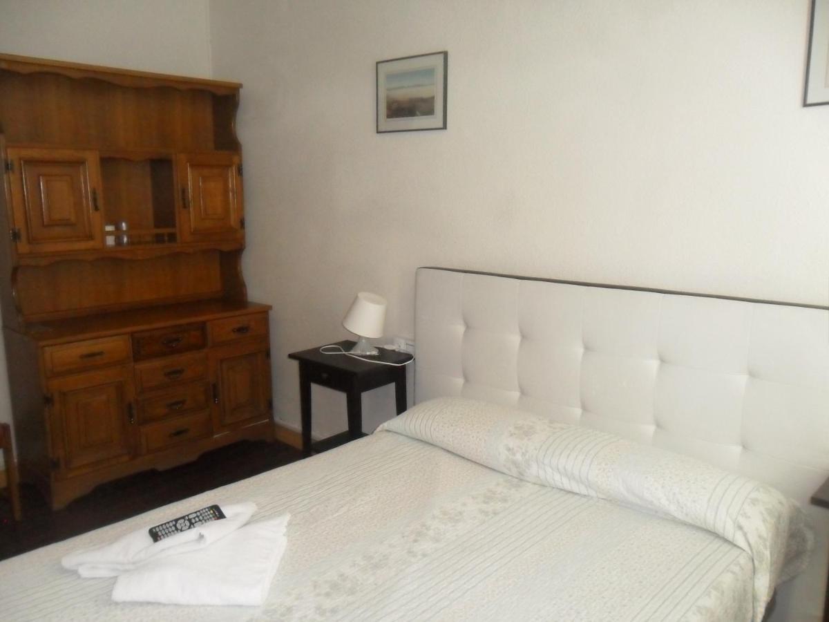 Hostal Porta De Nuria Ribes De Freser Exterior photo